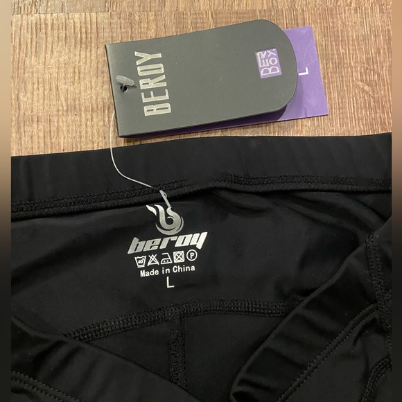 NWT Beroy Cycling Bike Shorts 3D Padded Gel Black L Large - Picture 8 of 9